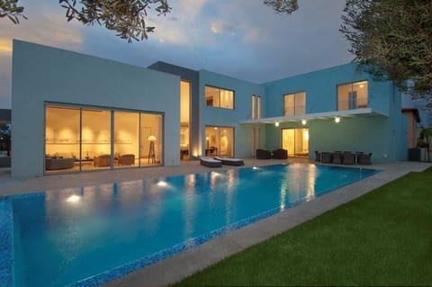 Villa 'Alice' by night!