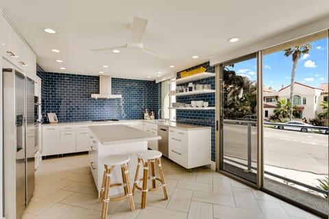 Yes, you have a view of the ocean from the sink