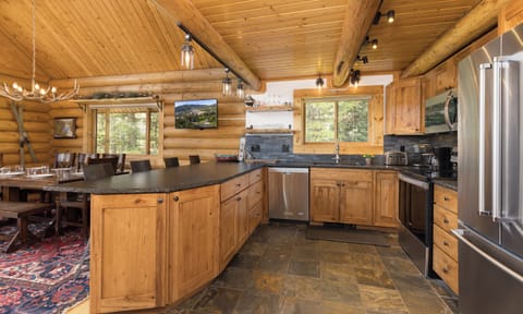 35 White Otter kitchen2