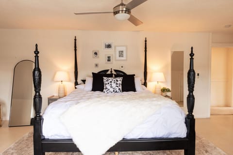 Comfortable Bed in 1st bedroom