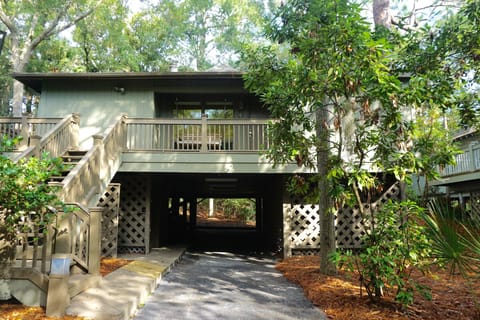 This Sparrow Pond Cottage is close to the beach!