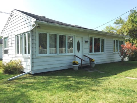 Front of cottage
