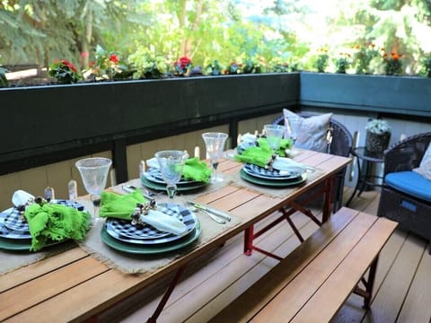 Outdoor deck dining