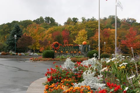 Linville Land Harbor is beautifully dressed up for all seasons.