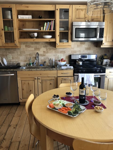 State of the art kitchen for cooking great meals. Fully equipped with everything