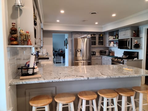 kitchen island with seating 