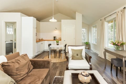 620 sq ft studio/guesthouse located over our garage.