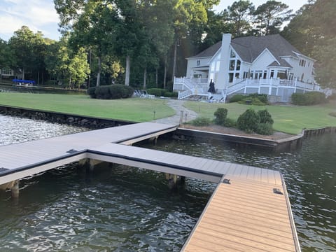 Massive back yard to play in !