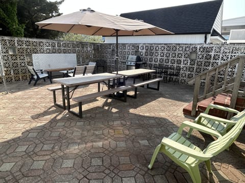 Private fenced yard,