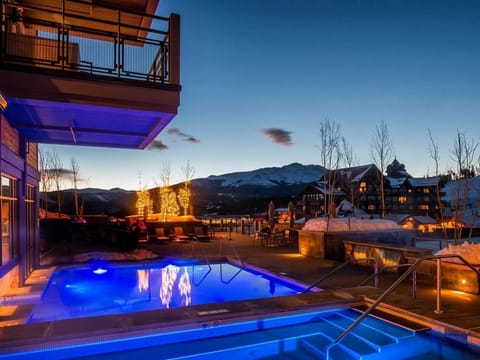 Multiple outdoor hot tubs in the two aquatic areas.