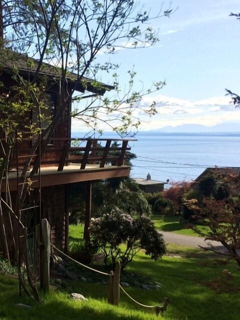 Beautiful setting and view! Take a stroll on Driftwood Way....