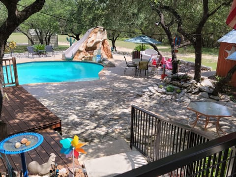 Shaded area by pool