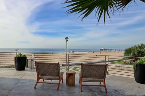 Patio views of Manhattan Beach Pier