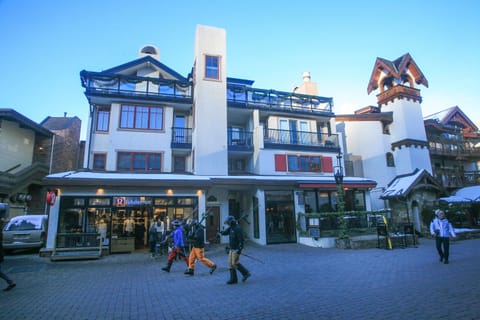 5-Star location above world class shopping and dining