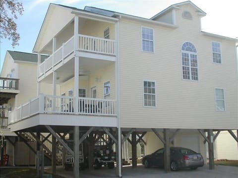 309 Beautiful 6 bedroom
