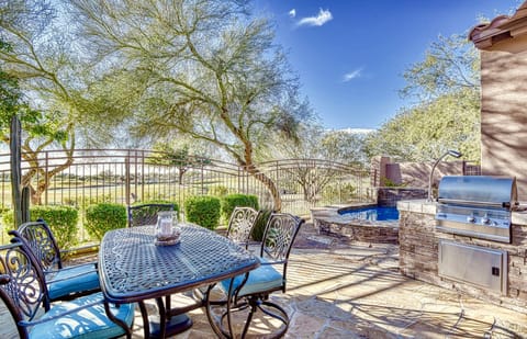 Patio dining, BBQ and golf course view