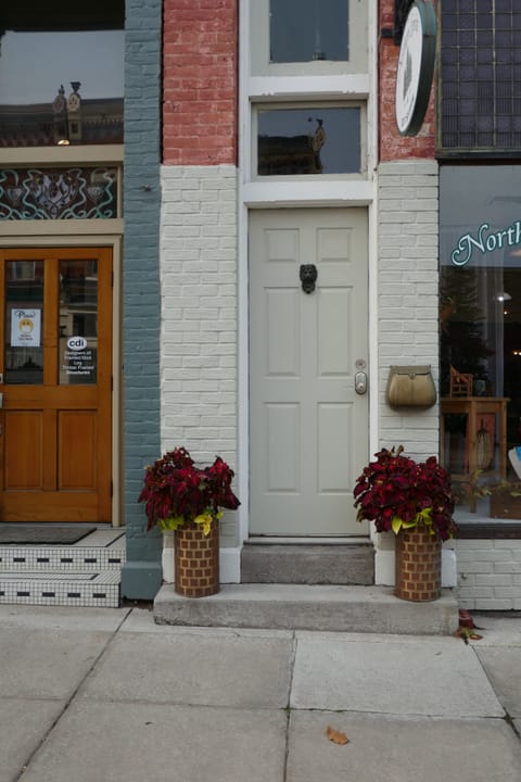 Stairwell entrance from River Street.