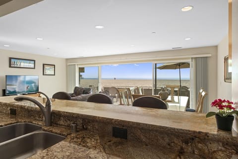 Guests must supply their own food, drinks (including coffee), spices, condiments, and paper goods (coffee filters, napkins, plastic wrap, etc.)
                