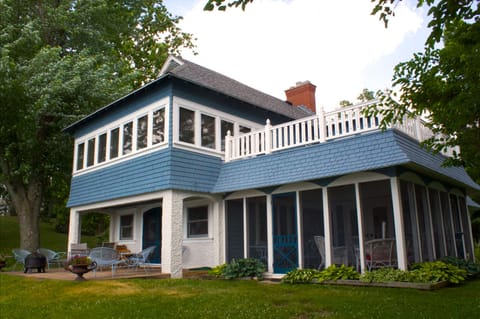 The Aubenaubee Lodge sits ground level to the lake