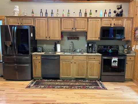 Instaview Oven & Fridge with Craft Ice, 3 Rack Dishwasher, Microwave, Air Fryer