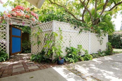 Garden Suite Entry Blue Gate