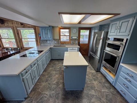 Newly remodeled kitchen.