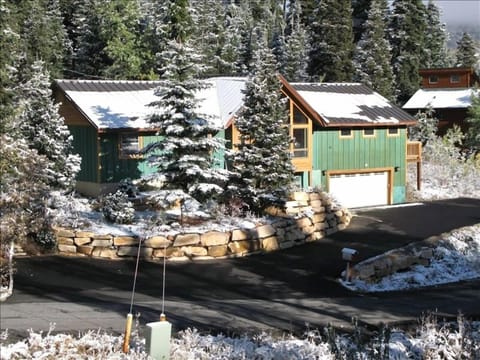 St. Moritz Mountain Chalet in private community with awesome views