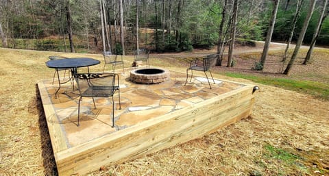 New patio and outdoor fire 🔥 pit sitting area