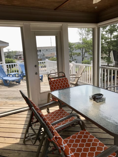 Front top screened in deck