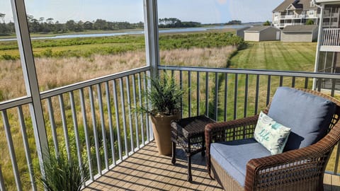 Screened Rear Deck
