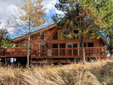 Newly remodeled 2200 sf cabin 6 miles from Tamarack.
