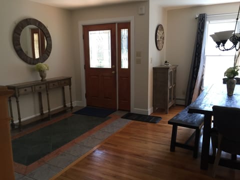 Entry/ dining room 