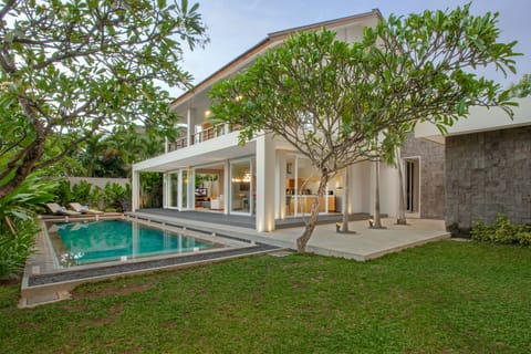 Contemporary 4 Bedroom Villa in Canggu