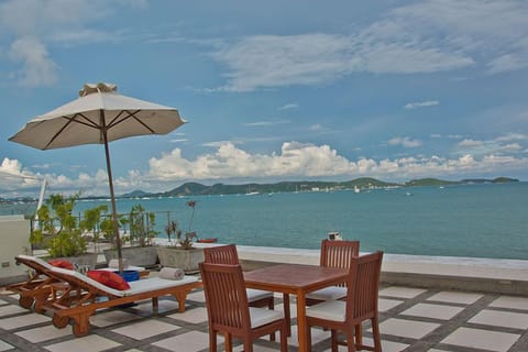 RAYA Beachfront 2 Bed Villa with pool