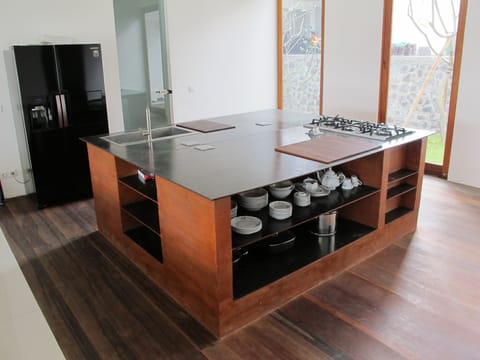 Luxury 6+2 bedroom private villa Canggu