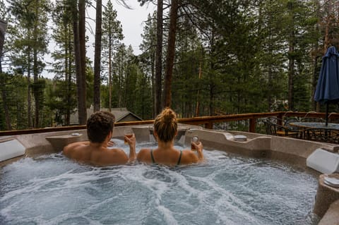 TD Creekside tub with people