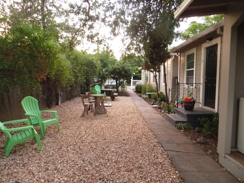 On the walk in to then private Unit # 4, you'll pass thru this courtyard