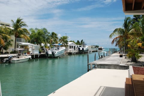 Your Get Away 30' Dockage View 