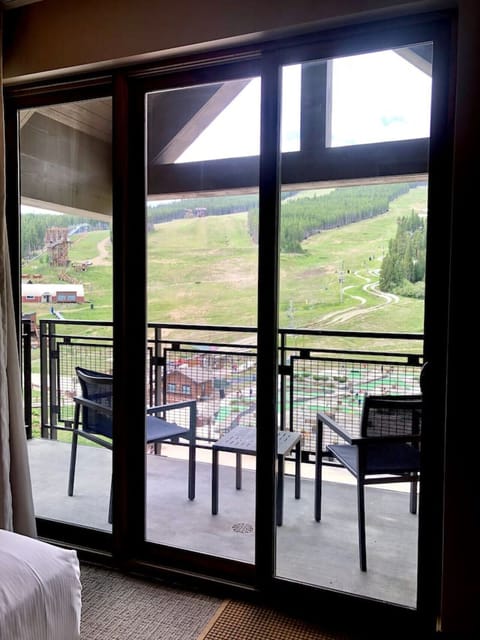 Smaller private balcony in one of the suites