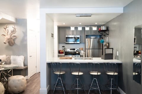 Beautiful Kitchen. Newly renovated and updated  with Island. 