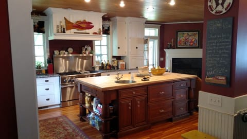 An updated and beautiful kitchen will make cooking meals enjoyable !!!