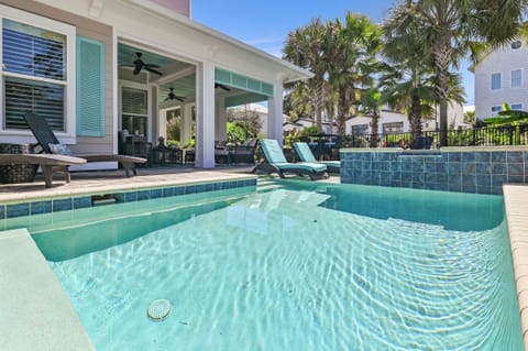 Beautiful private pool deck