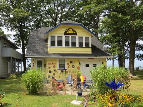 Welcome to Mansfield Lakehouse on Lake Erie