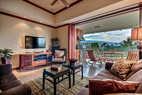 Kolea 15J Living Area and Lanai Views