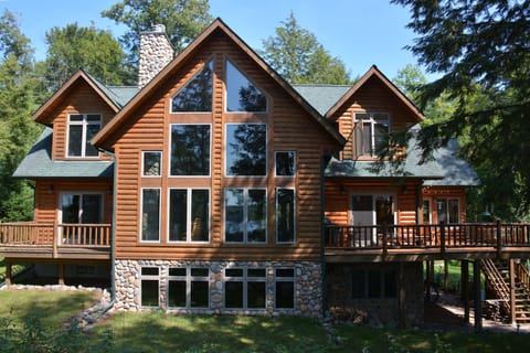 Main Views - Lakeside