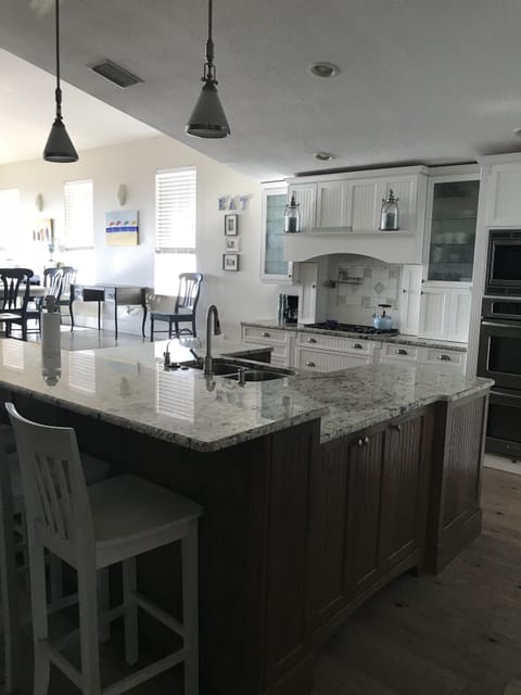 Gourmet Kitchen with bar