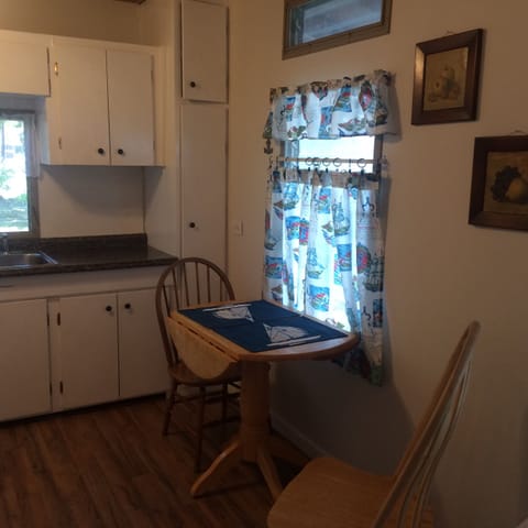 Dining/kitchen area