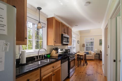 Cherrystone cottage kitchen