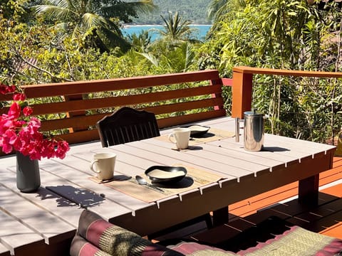 Wake up to the sea breeze and song birds