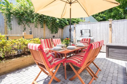 Spread out and enjoy with a BBQ